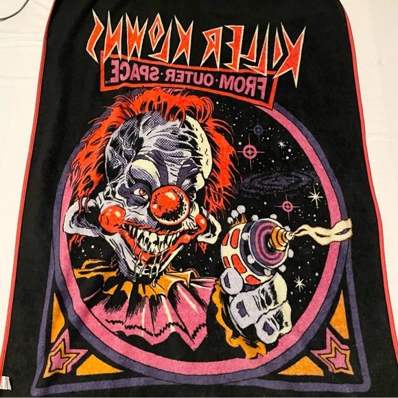 Steven Rhodes Killer Klowns from Outer Space Blanket - Picture 9 of 16